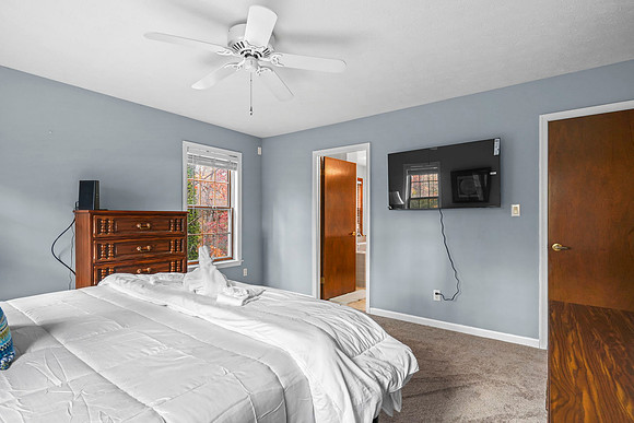Master bedroom. king size bed
