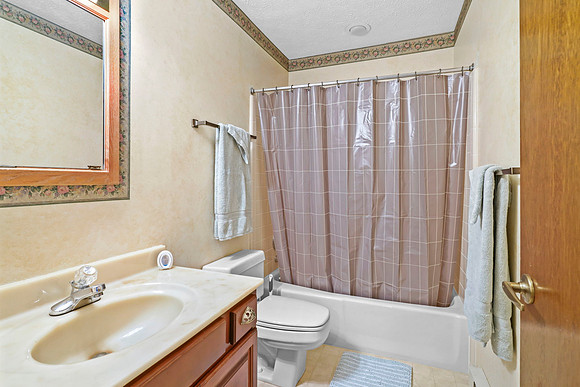 Hall guest bath