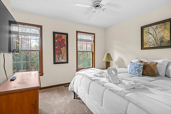 bedroom 3 King bed