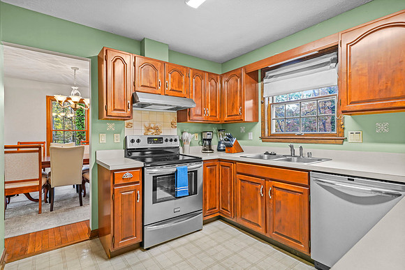 Fully furnished kitchen