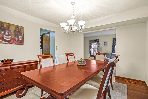 Dining room, seating for 5