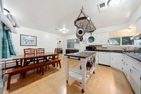 kitchen/dining area