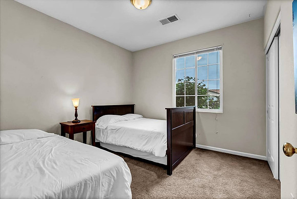 bedroom 2 2 full beds.