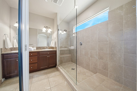 ensuite bath, master
