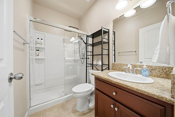 in law suite bath