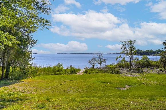 view of the bay.