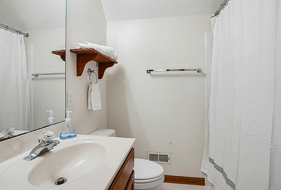 Guest bathroom upstairs