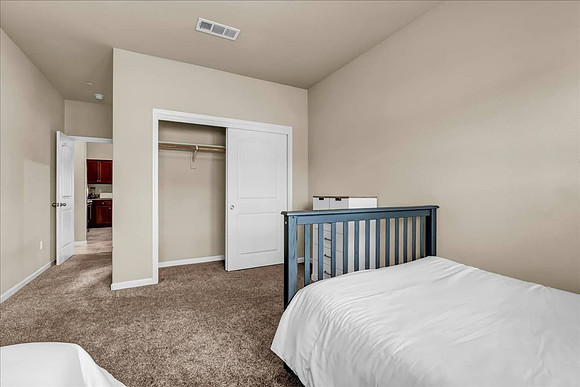 bedroom 2, 2 full beds