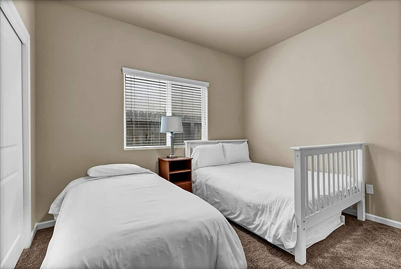 bedroom 3, full twin