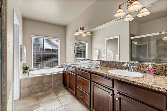 master bath, soaking tub