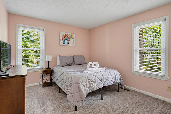 Second bedroom;  Queen bed
