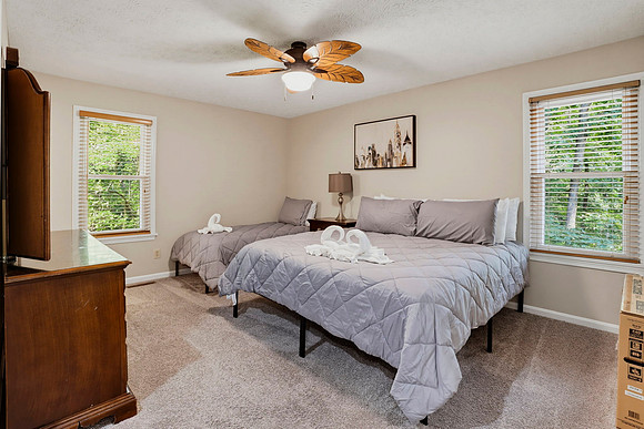 King bed and twin bed