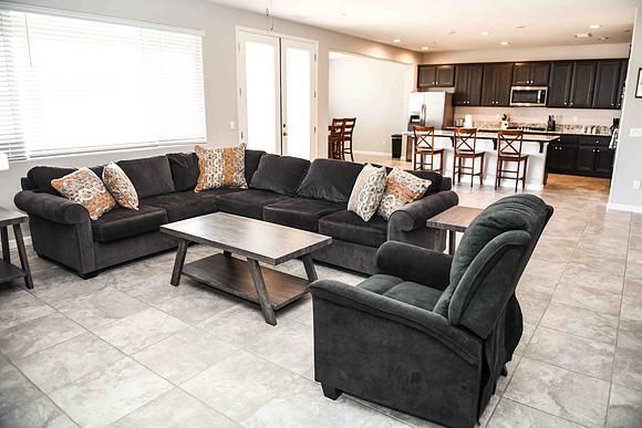 living room/kitchen