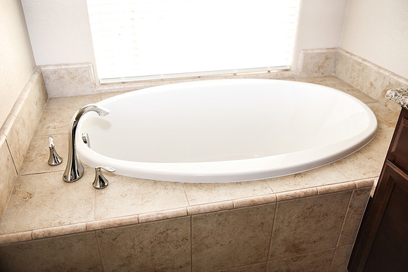 Master Batheroom soaking tub