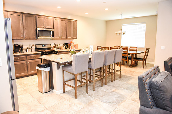 Kitchen, dining room.